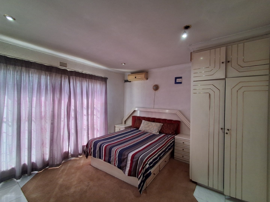 5 Bedroom Property for Sale in Manzil Park North West